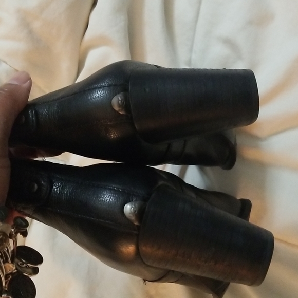 Ugg Black size 9 ankle boots - Picture 7 of 12